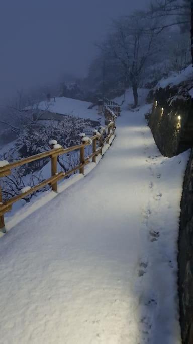 Casa Le Vignole - Aosta Villa Buitenkant foto