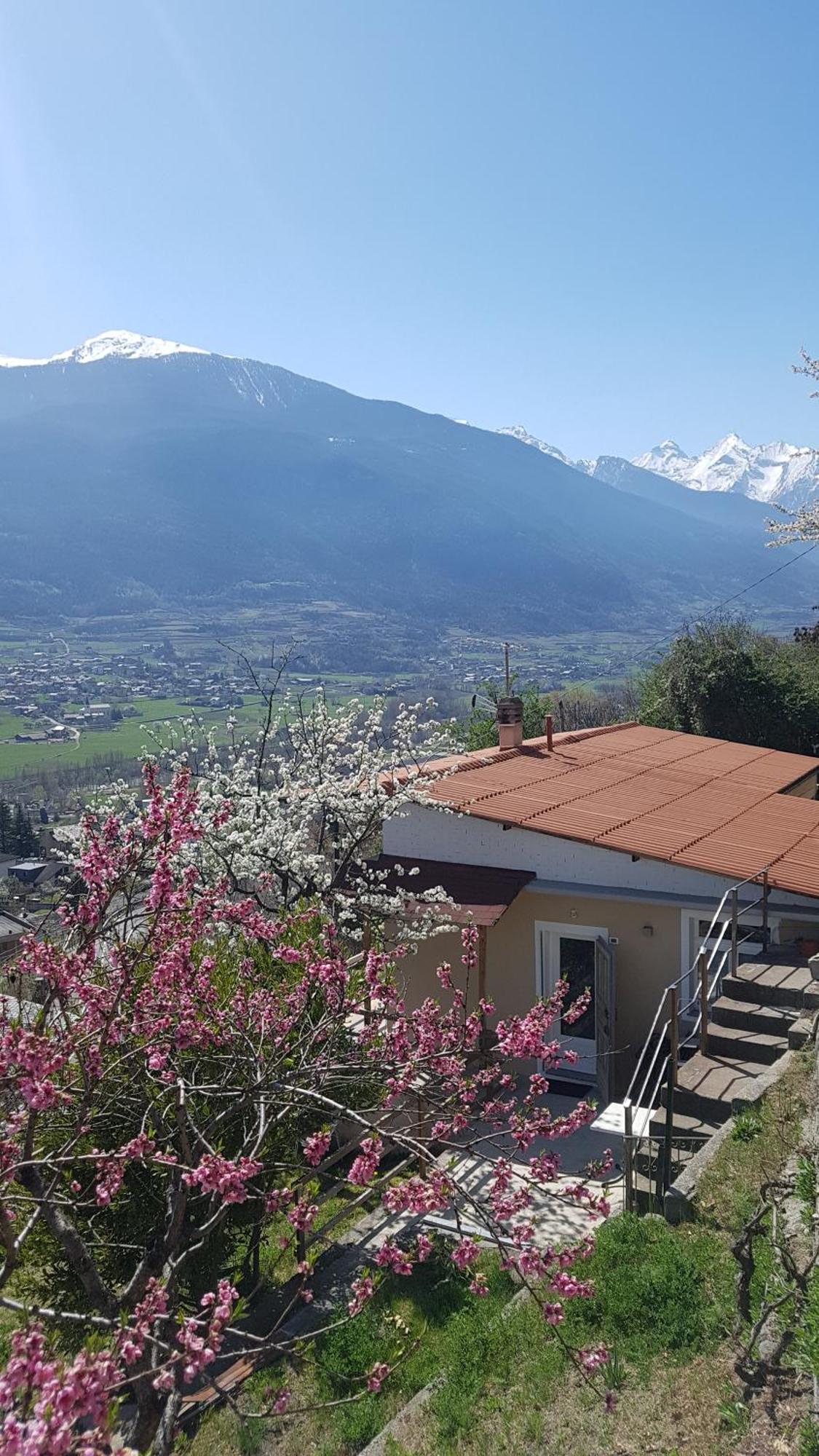 Casa Le Vignole - Aosta Villa Buitenkant foto